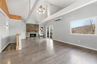 Building Photo - 25 Hilltop Dr
