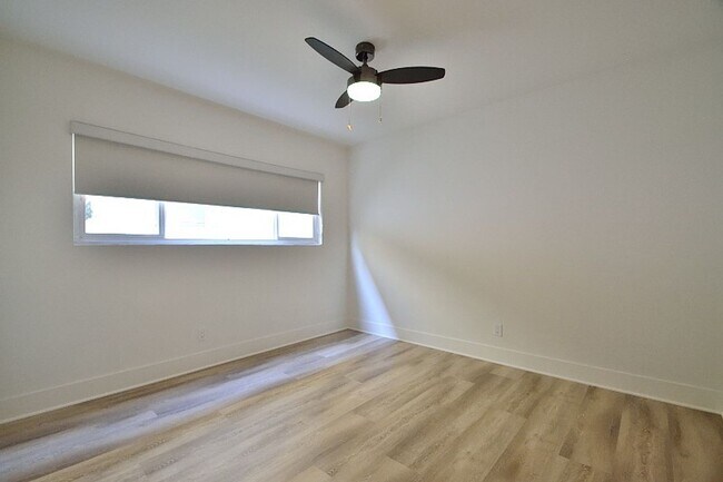 Building Photo - 1335 Manhattan Beach Blvd