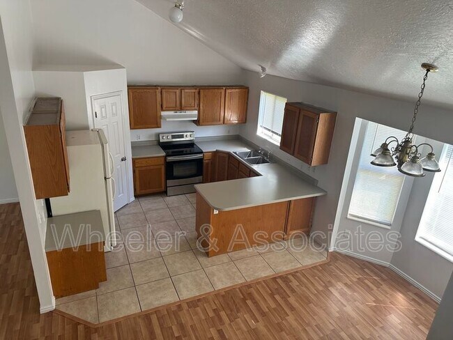 Building Photo - 1315 Brooke Ln