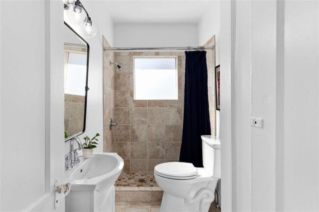 Building Photo - 987 Alloway Pl SE