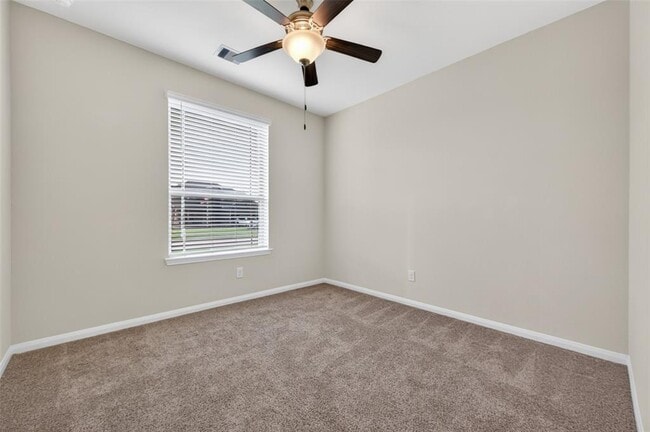 Building Photo - 206 White Wing Ln