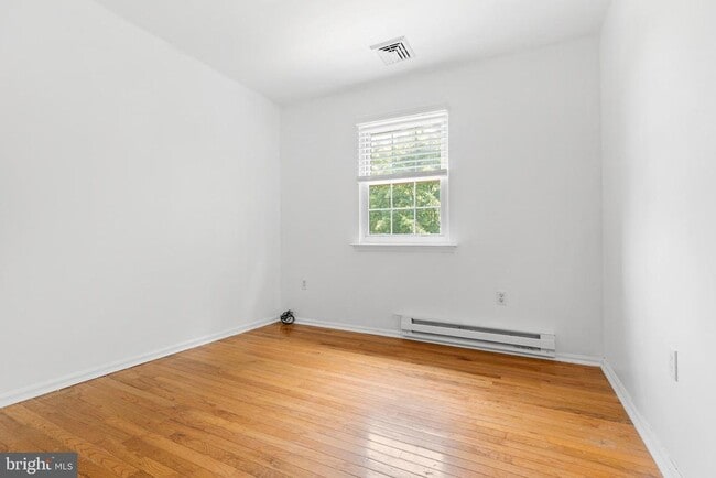 Building Photo - 172 Stirling Ct