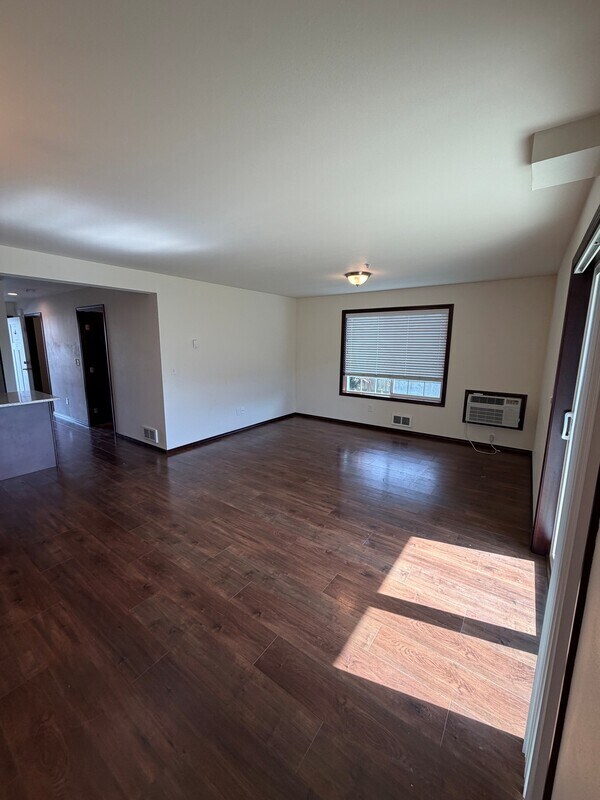 Building Photo - 2041 Andress Ln