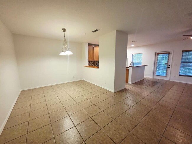 Building Photo - 9764 Tivoli Villa Dr