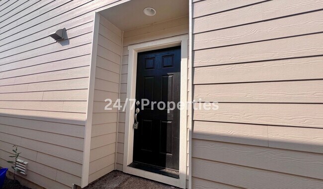 Building Photo - Magnificent 4BD I 2.5BA Molalla Home