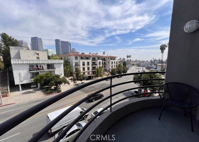 Building Photo - 1617 S Beverly Glen Blvd