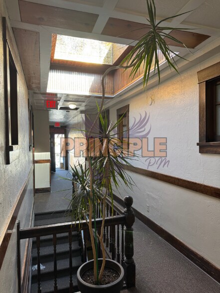 Building Photo - 214 E 3rd St
