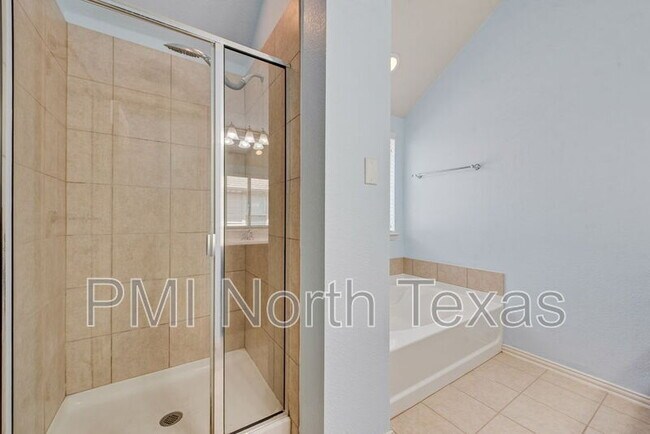 Building Photo - 10516 Bolivar Dr