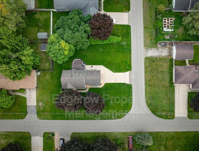 Building Photo - 7390 Lupine Ave