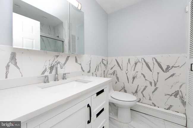 Building Photo - 332 Woodbine St