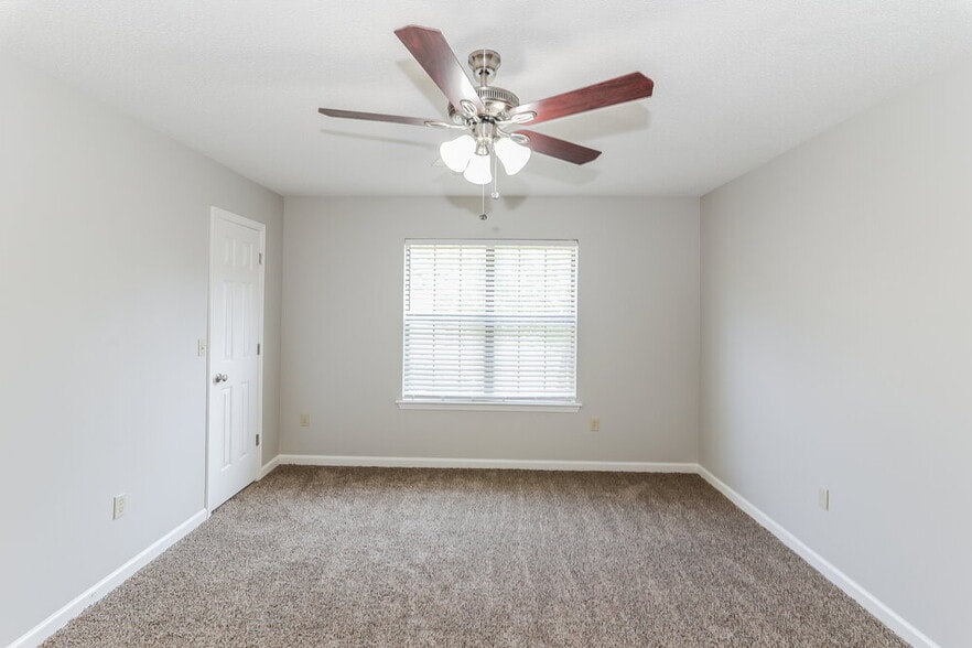 Building Photo - 6863 Delta Newberry Cove