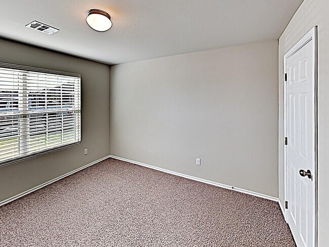 Building Photo - 13121 Bridgewater Ct