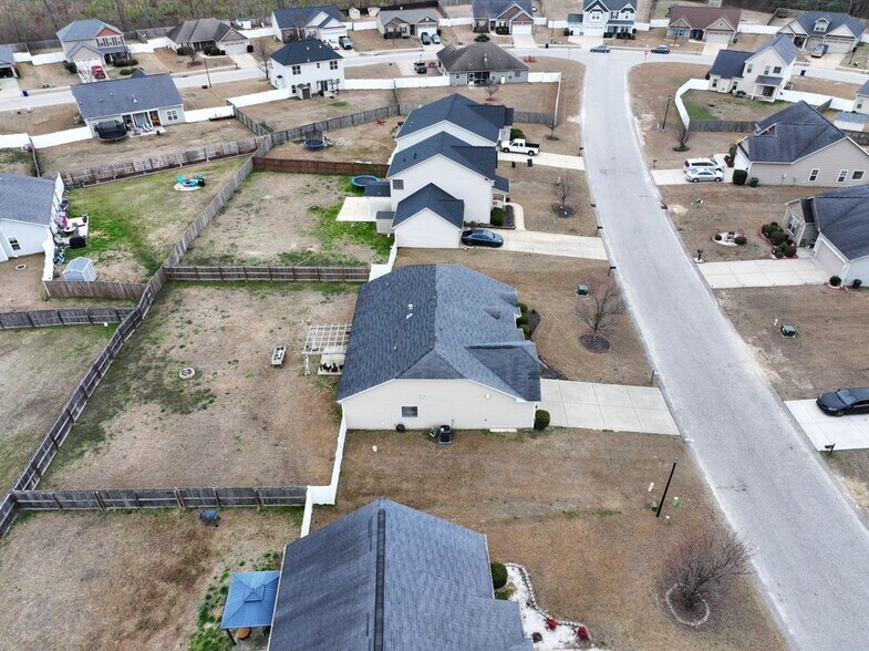 Building Photo - 601 Collinwood Dr