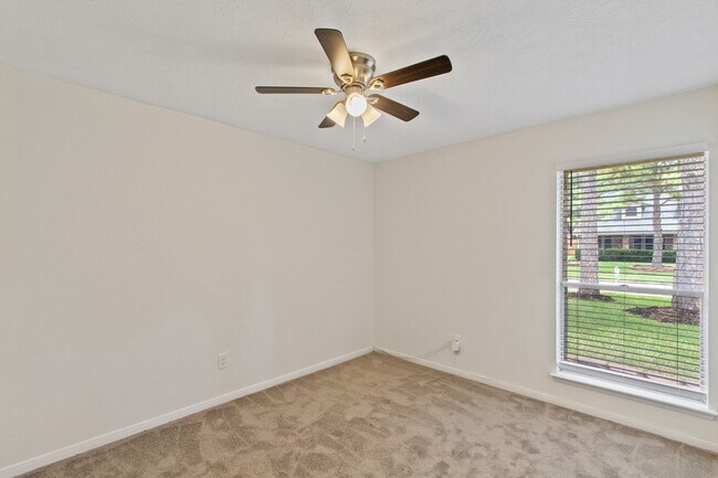 Building Photo - 7019 Yardley Dr