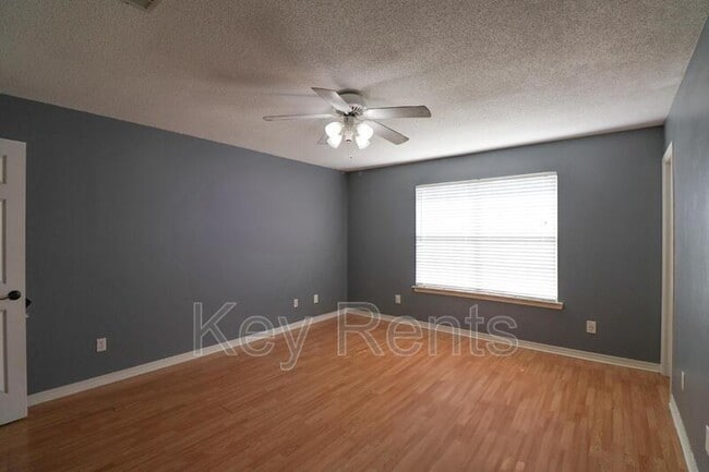 Building Photo - 4442 Elsie Ln