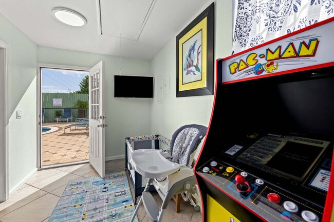 Building Photo - 4431 Luke Ave