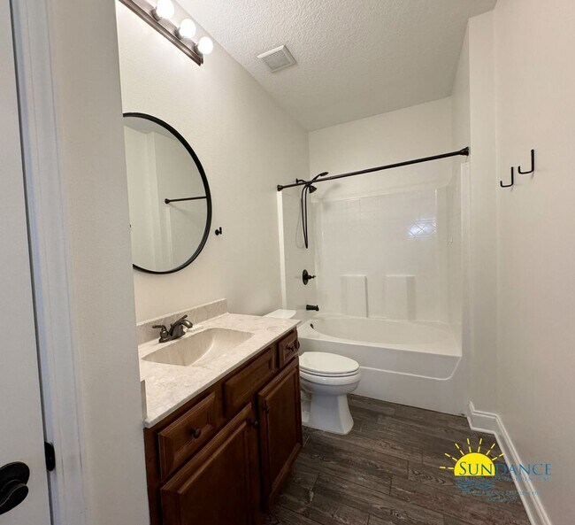 Building Photo - Prime Location: 4 Bedroom Home in Elliot Point Neighborhood, Fort Walton Beach!