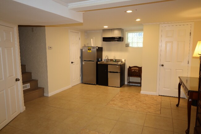 Building Photo - 4317 Lavista Rd