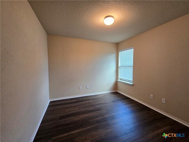 Building Photo - 294 Rosalie Dr