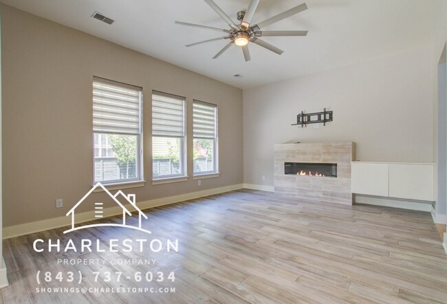 Building Photo - 2217 Daniel Island Dr