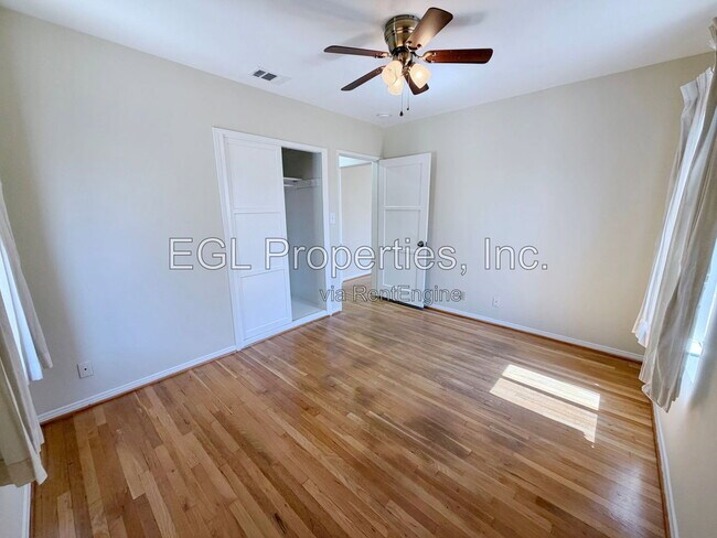 Building Photo - 5433 Cartwright Ave