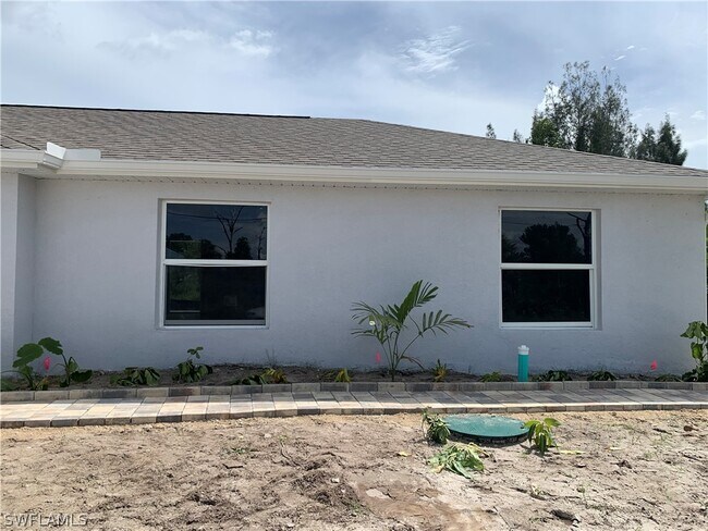 Building Photo - 3211-3243 43rd St SW