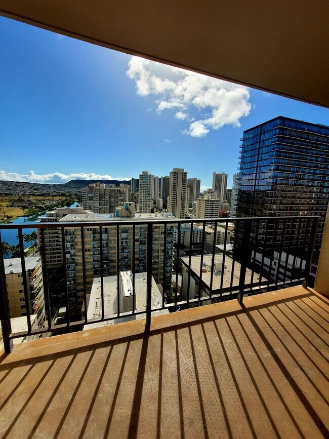Building Photo - 2345 Ala Wai Blvd