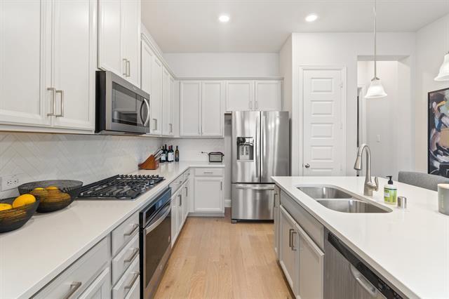 Building Photo - 2837 Troutt Dr