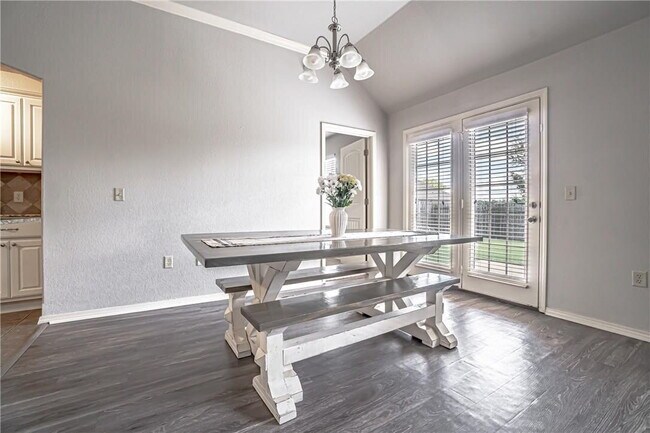 Building Photo - Spacious 4BR home in Bentonville with solar panels & Tesla EV charger!   Schedule a showing: 479-...