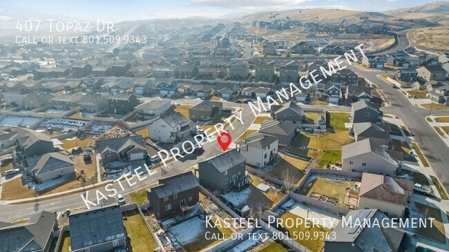 Building Photo - 407 Topaz Dr