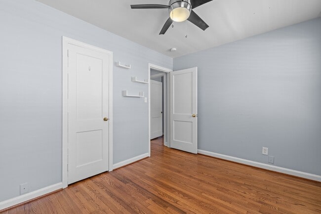 Building Photo - 2115 Bellaire Ave