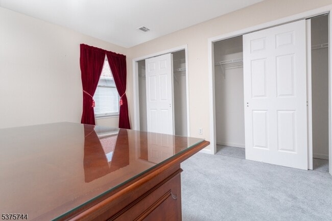 Building Photo - 35 Leah Way