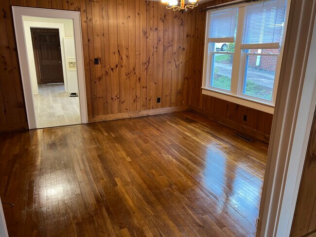 Building Photo - 60 Pulliam St