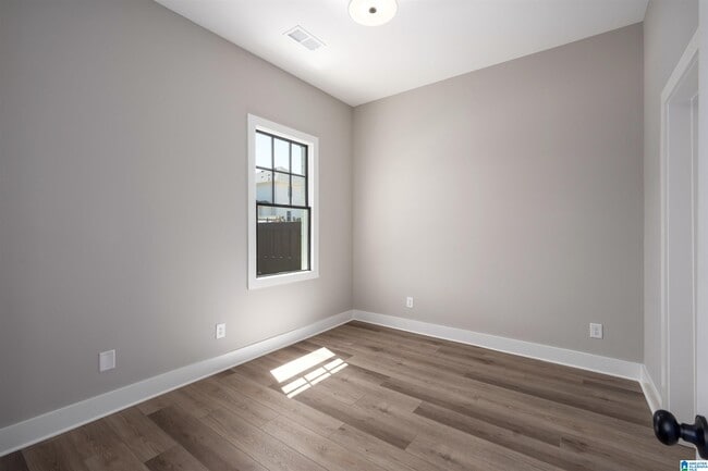 Building Photo - 1105 Windsor Sq