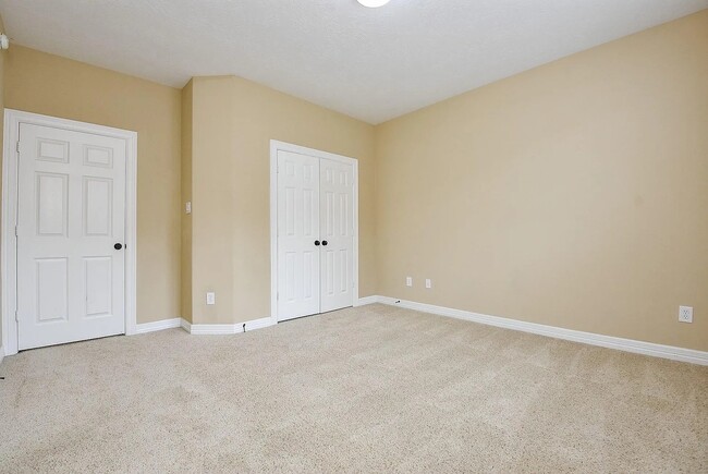 Building Photo - 10015 Nicollet Lake Ln