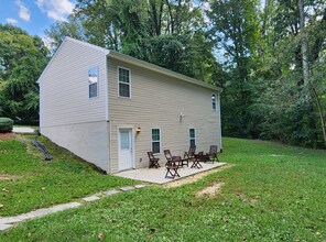 Building Photo - 1024 Ranch Dr