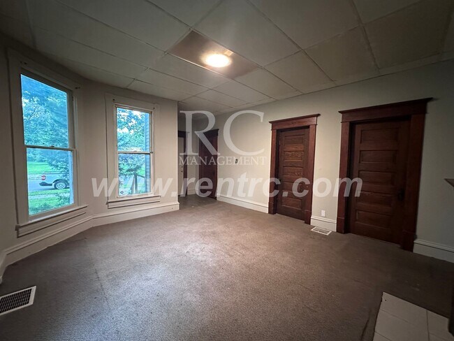 Building Photo - 705 Harmon-