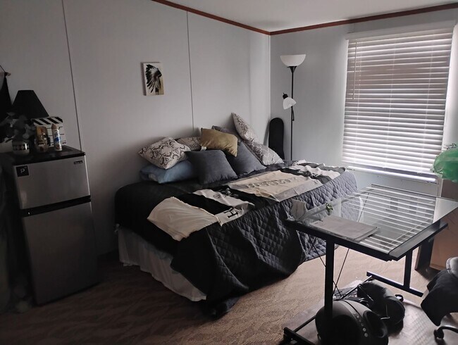 Building Photo - 3 Bedroom, 2 Bathroom Home in Moriarty, NM