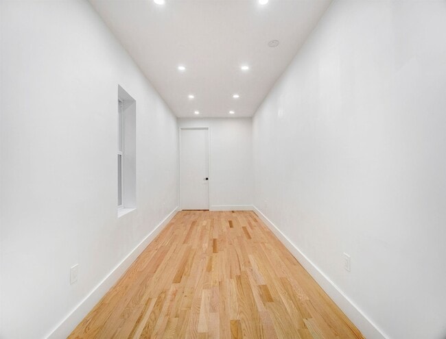 Building Photo - 151 Williams Ave