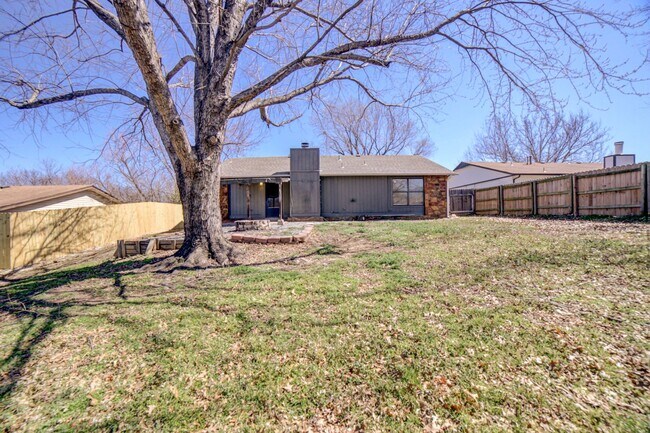 Building Photo - 14628 S Xenophon Ave