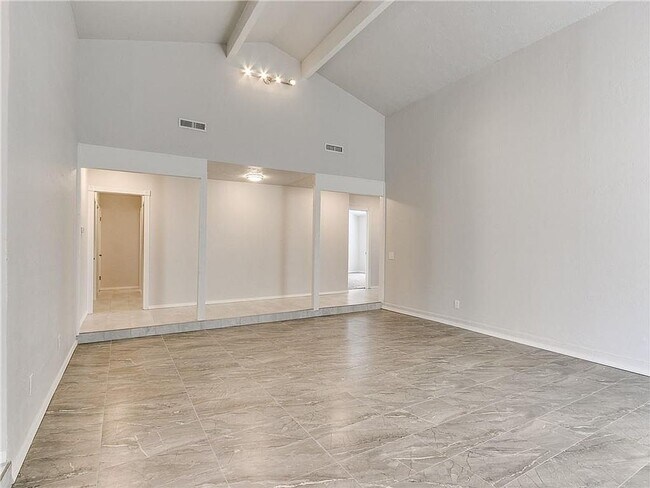 Building Photo - Beautifully Updated 3-Bed, 2-Bath Home in Oklahoma City