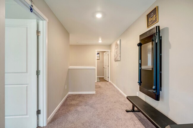 Building Photo - Newly Built Townhome 4bd 2.5ba