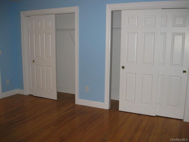 Building Photo - 622 S 6th Ave