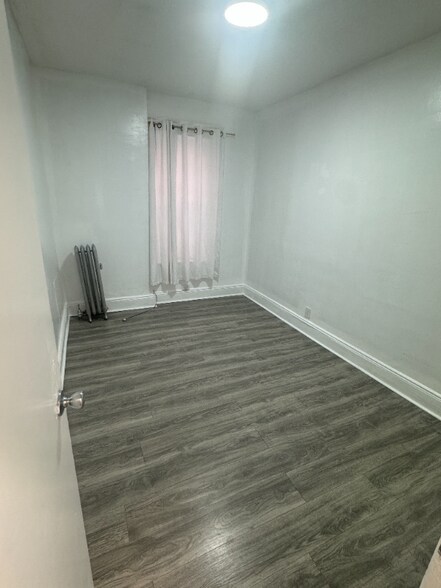 Building Photo - 107-15 103rd St