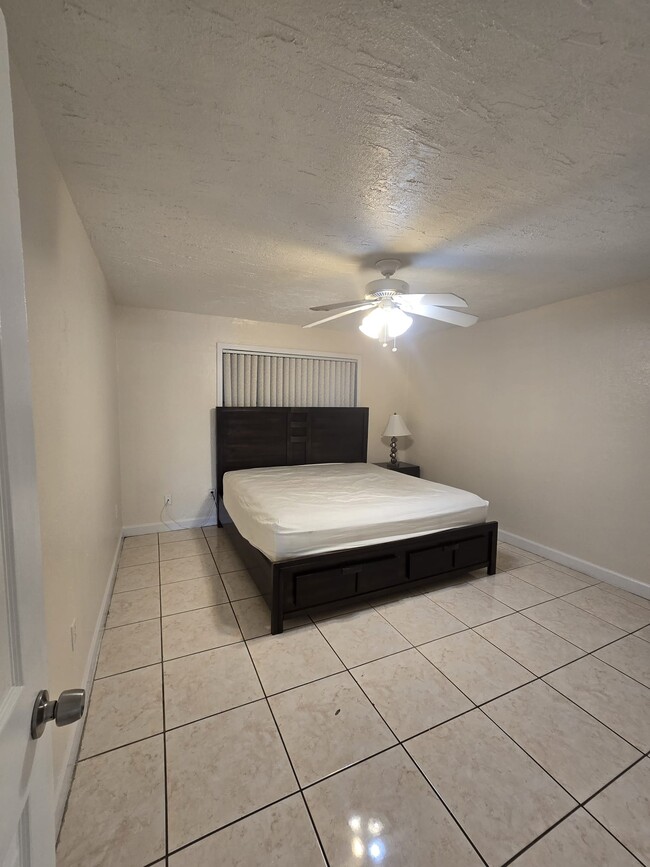 Building Photo - 28021 SW 142nd Ct