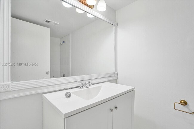 Building Photo - 5700 SW 127th Ave