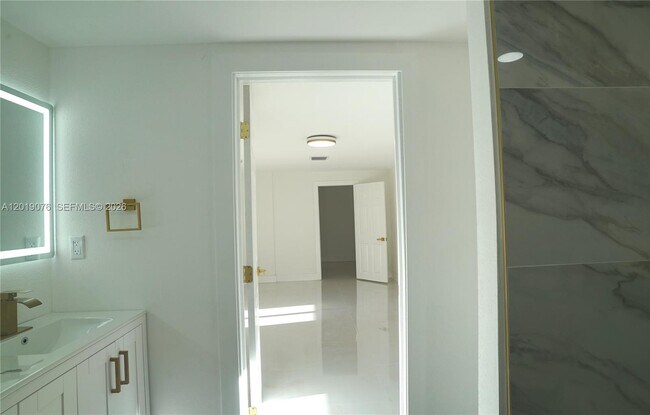 Building Photo - 315 NW 127th St