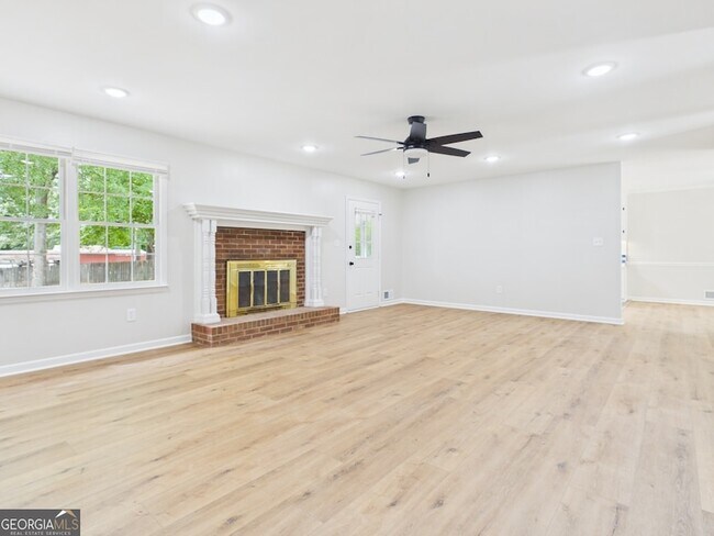Building Photo - 1450 Crooked Creek Rd
