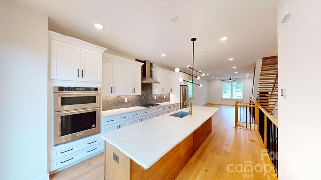 Building Photo - 156 Mattoon St