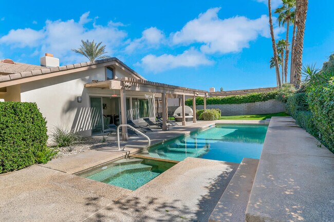 Building Photo - 45455 Crow Cir